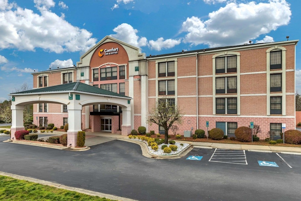 Comfort Inn & Suites Cornelius Lake Norman NC 1/47