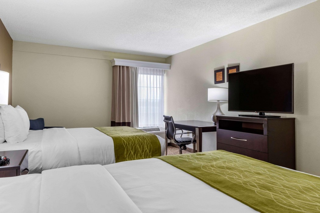 Comfort Inn & Suites Cornelius Lake Norman NC 32/47