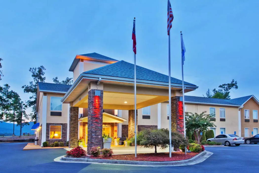 Comfort Inn Blairsville Butternut Creek 1/23