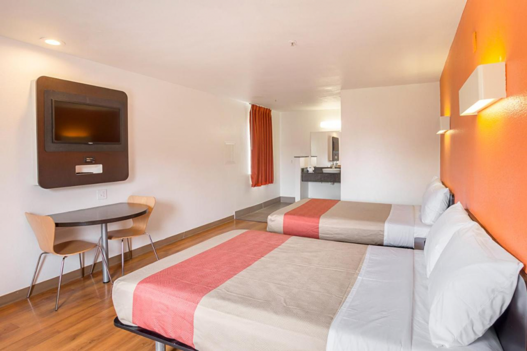 Motel6 Grand Prairie, TX - Near Six Flags Drive 13/44
