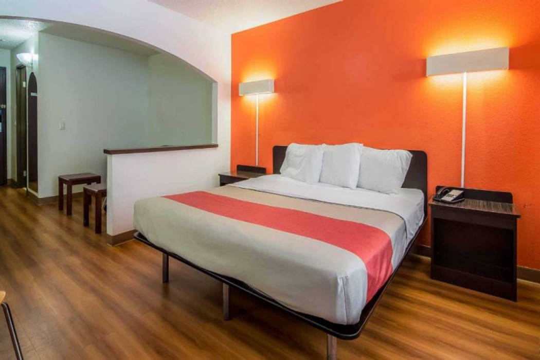 Motel6 Dallas, TX - North - Richardson 12/55