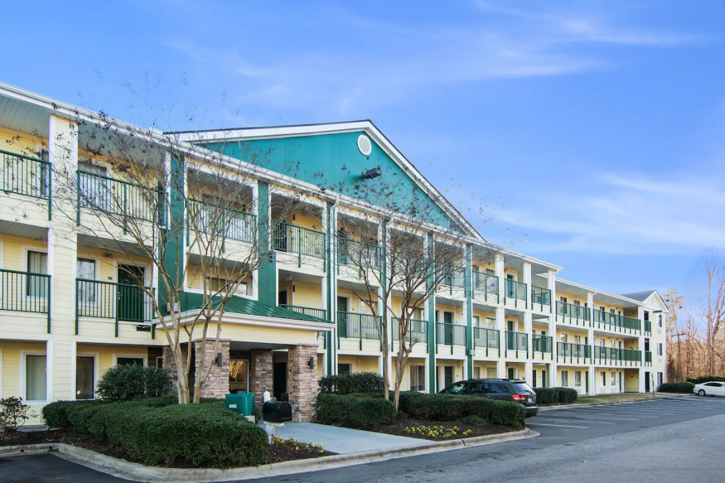 Suburban Studios Durham-Raleigh 4/37