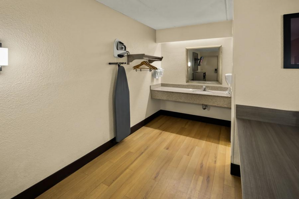 Red Roof Inn Chapel Hill - UNC 12/22
