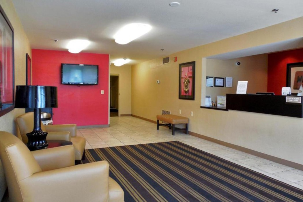 Suburban Studios Macon North 4/60