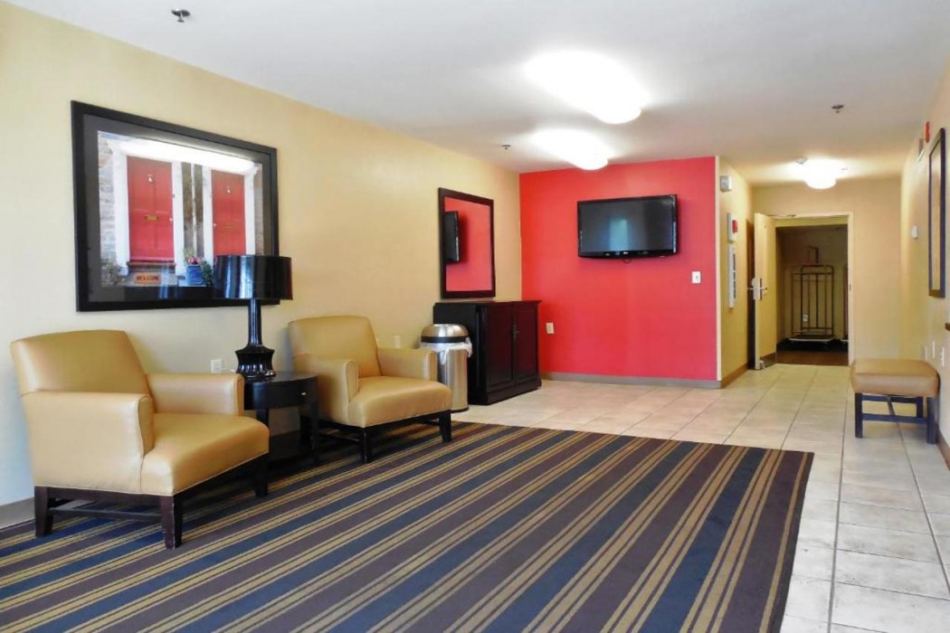 Suburban Studios Macon North 5/60