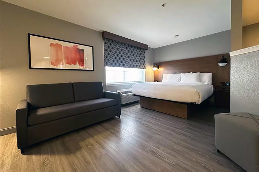 Hawthorn Extended Stay by Wyndham Bedford / Dallas 6/49