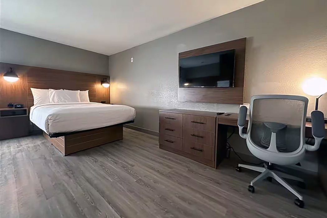 Hawthorn Extended Stay by Wyndham Bedford / Dallas 7/49