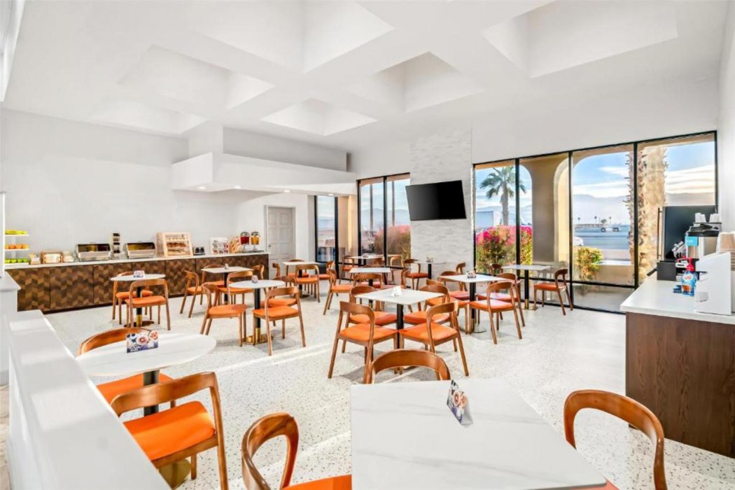 Signature Inn Indio I-10 Coachella Valley 18/36
