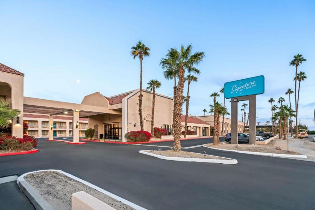 Signature Inn Indio I-10 Coachella Valley 1/36
