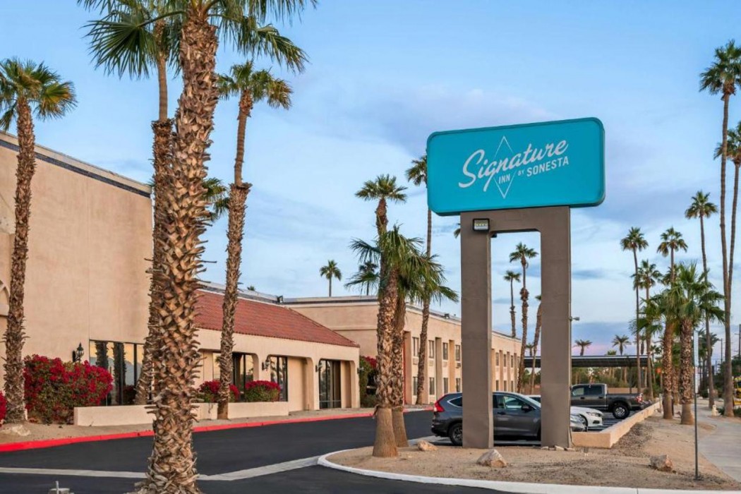 Signature Inn Indio I-10 Coachella Valley 2/36