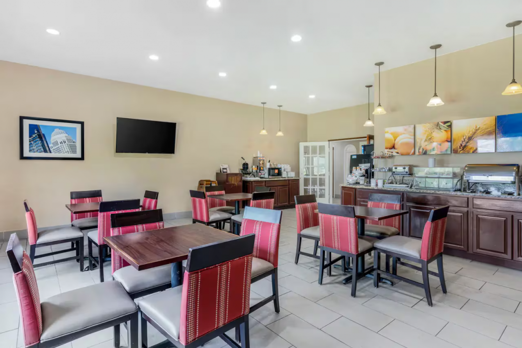 Comfort Inn & Suites La Grange - Louisville Area 13/24