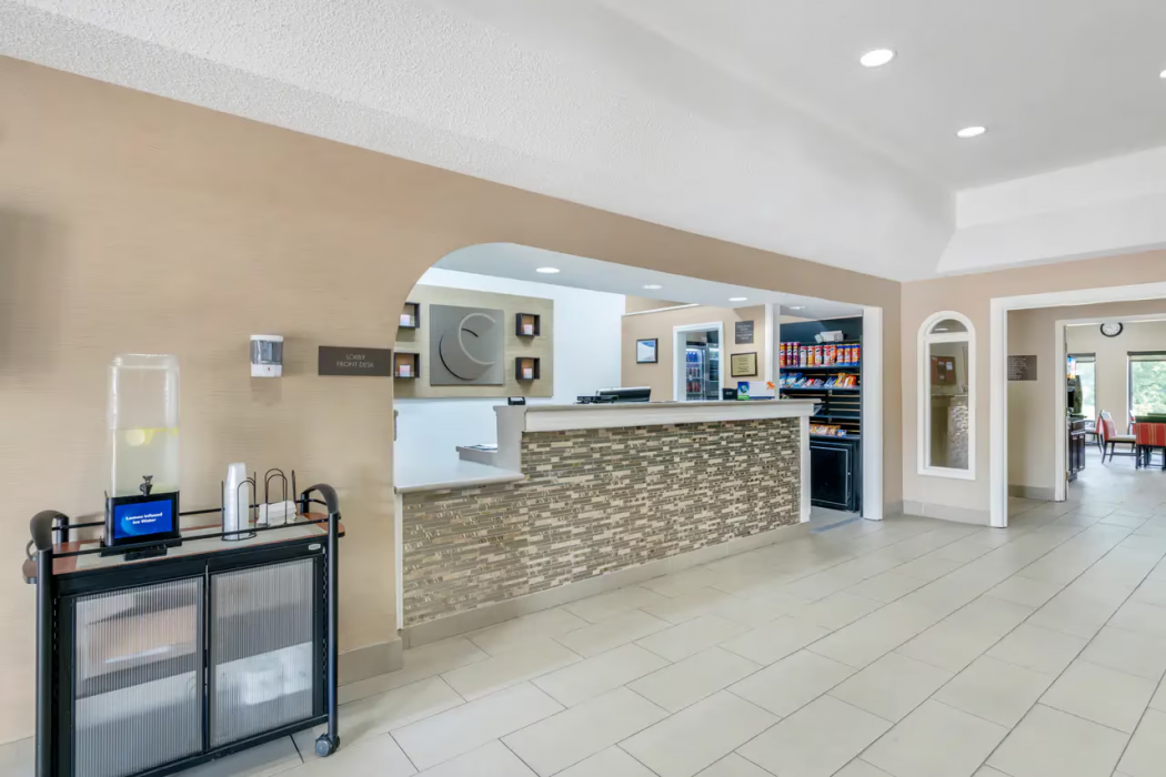 Comfort Inn & Suites La Grange - Louisville Area 2/24