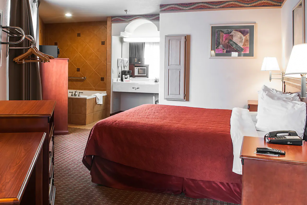 Quality Inn Suites Las Cruces University Area 15/25