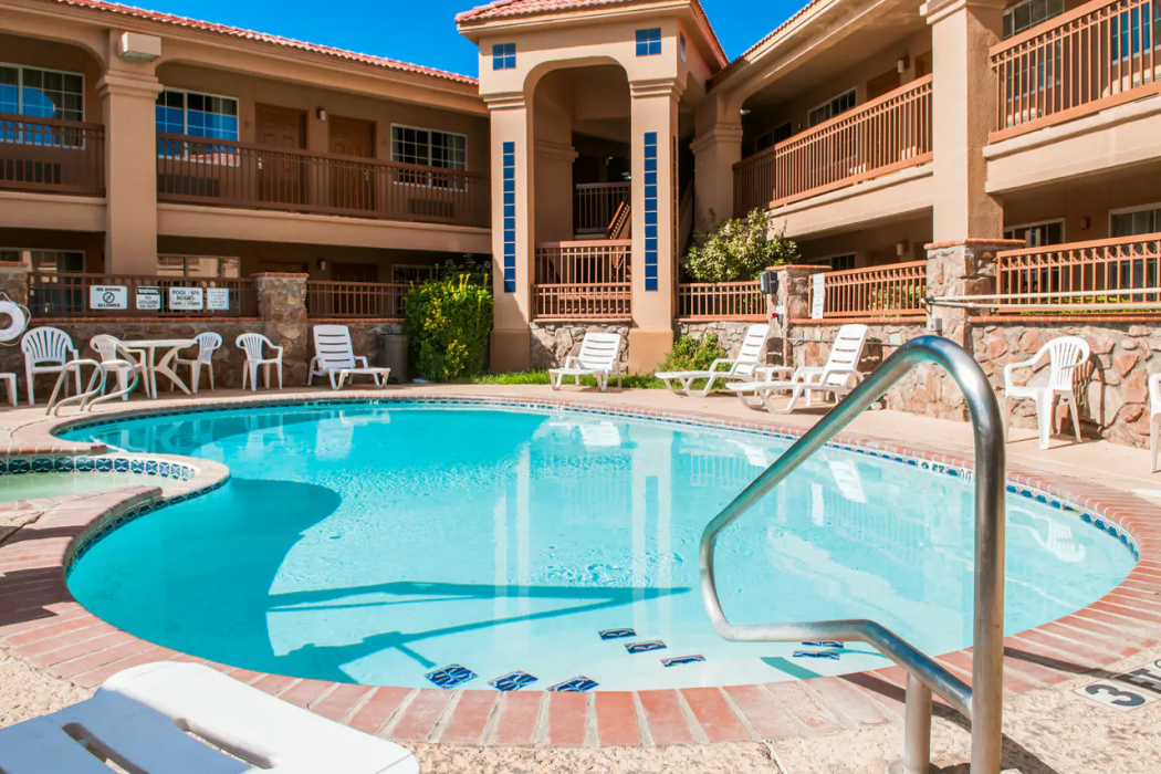 Quality Inn Suites Las Cruces University Area 16/25