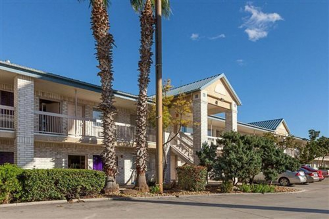 Econo Lodge Downtown South San Antonio TX photo2