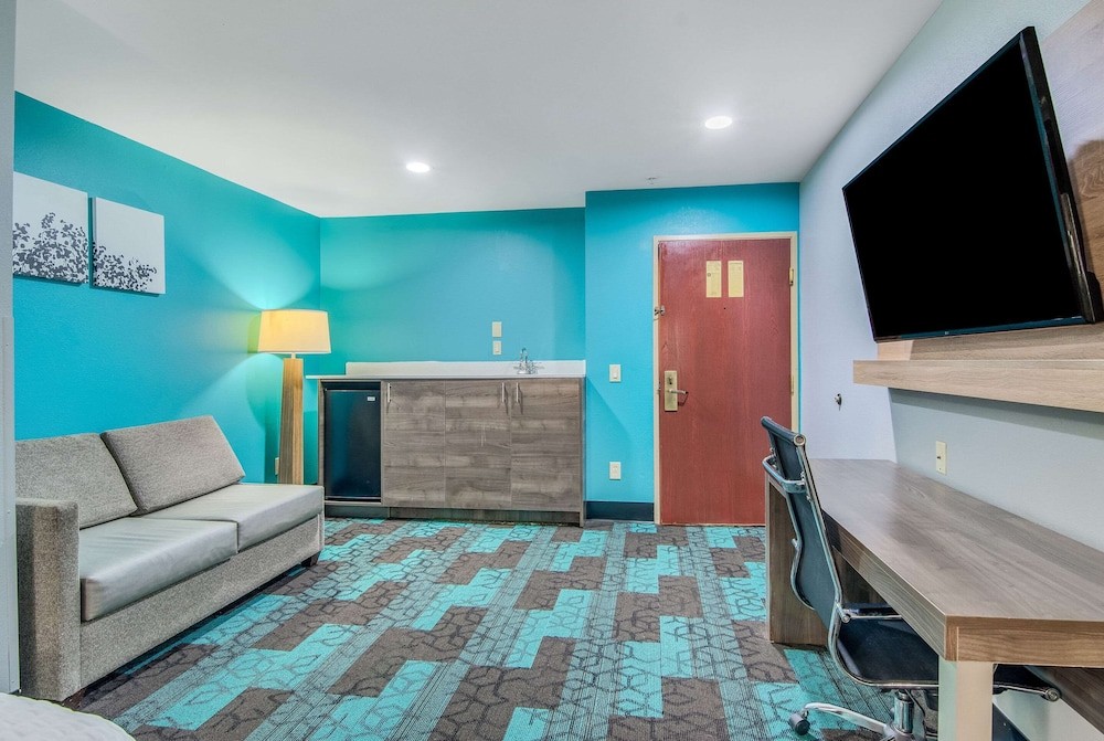 Clarion Pointe Wake Forest - Raleigh North 11/37