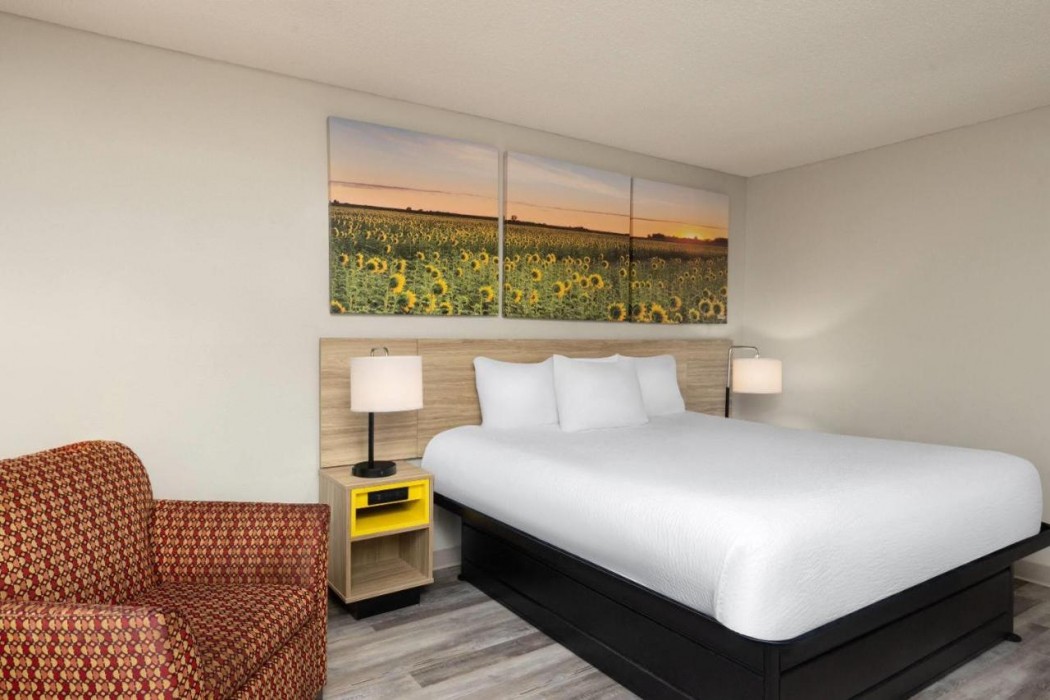 Days Inn by Wyndham Kansas City Northeast 22/65