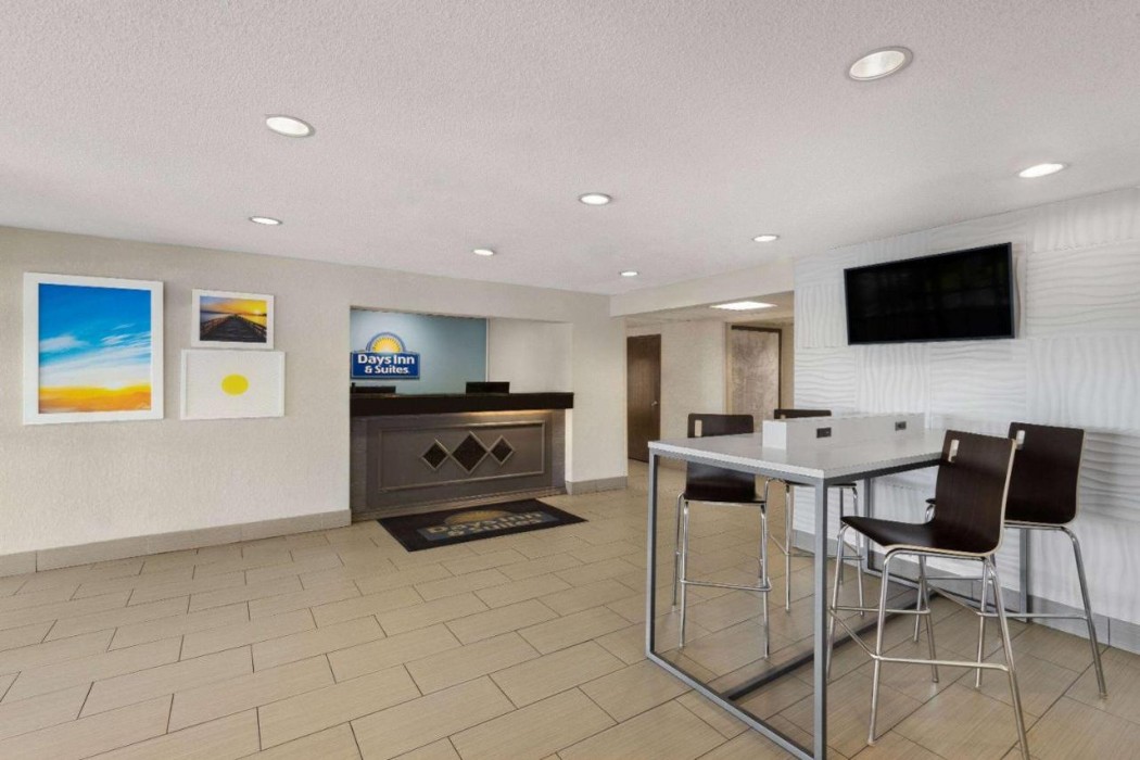 Days Inn by Wyndham Kansas City Northeast 10/65