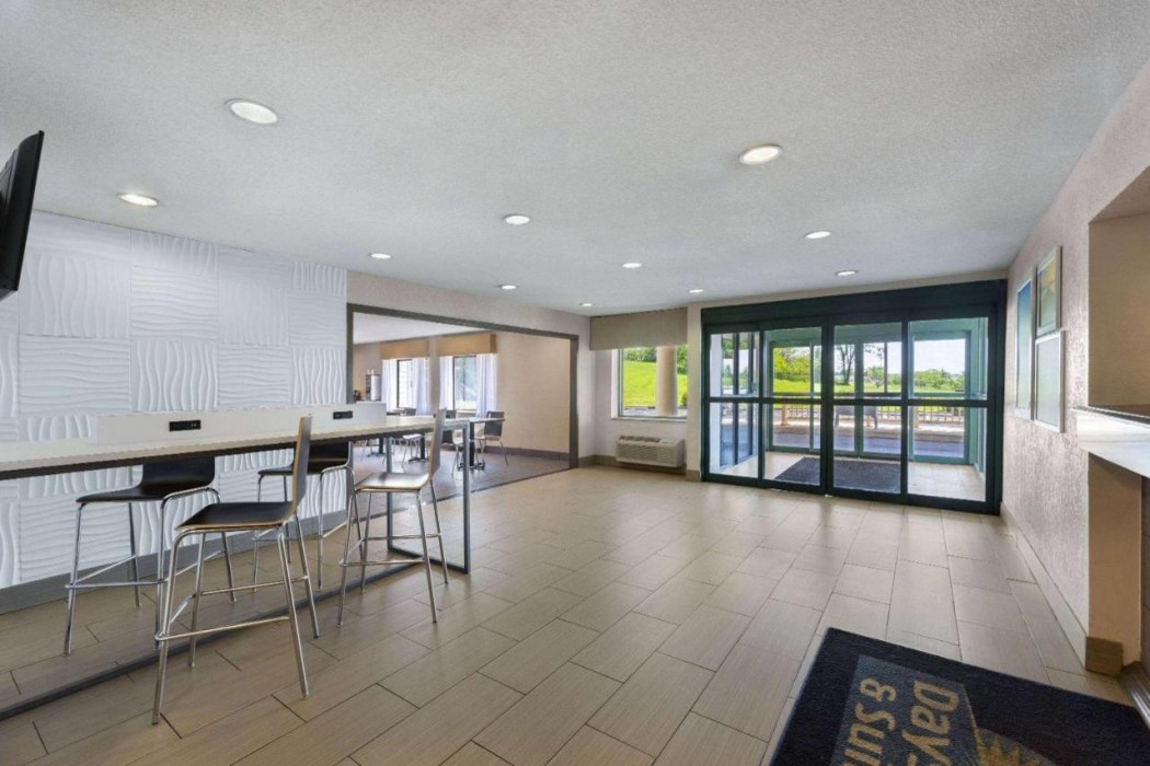 Days Inn by Wyndham Kansas City Northeast 11/65
