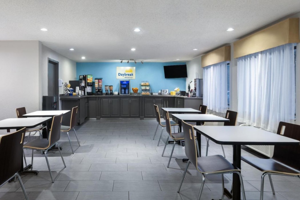 Days Inn by Wyndham Kansas City Northeast 37/65