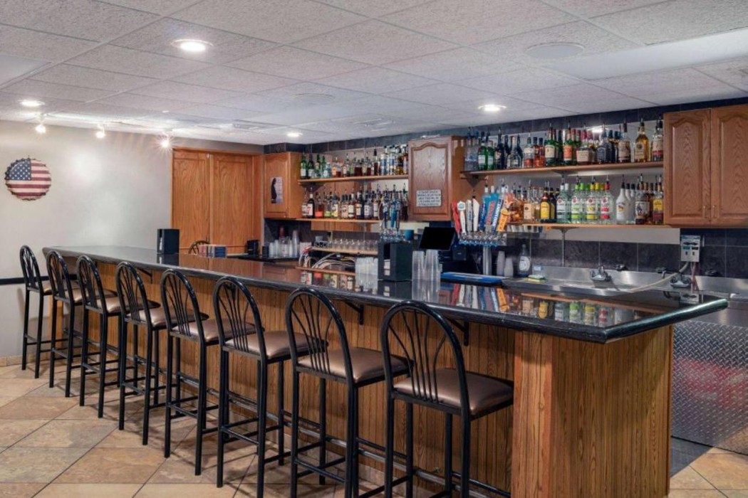 AmericInn by Wyndham Aberdeen Event Center 25/61