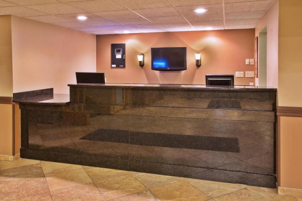 AmericInn by Wyndham Aberdeen Event Center 10/61