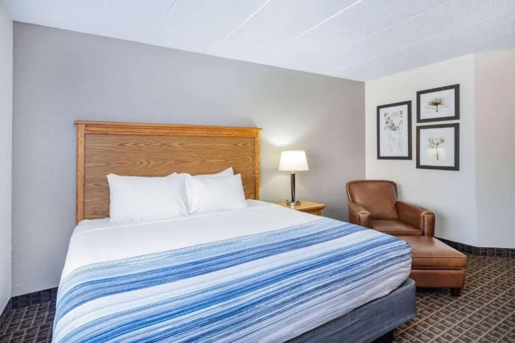 AmericInn by Wyndham Aberdeen Event Center 15/61