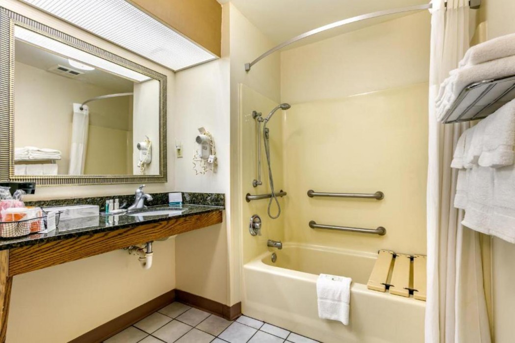 Quality Inn Johnson City I-26 exit 17 10/16
