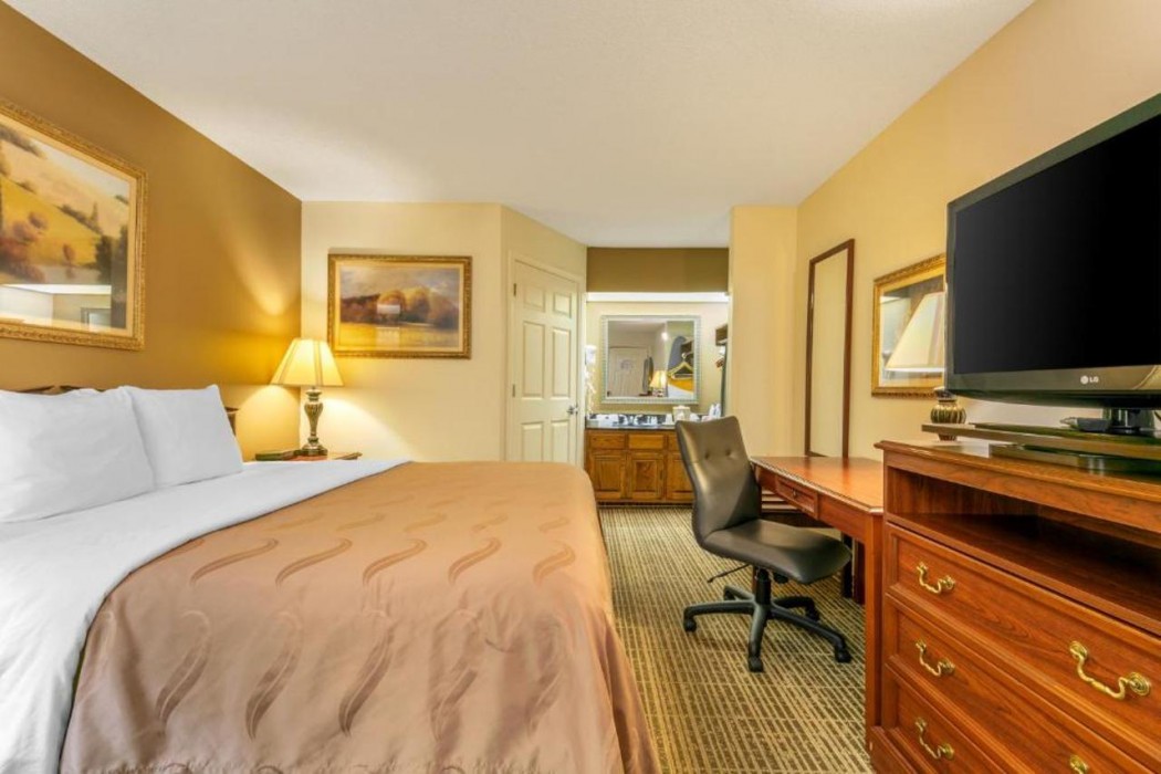 Quality Inn Johnson City I-26 exit 17 8/16