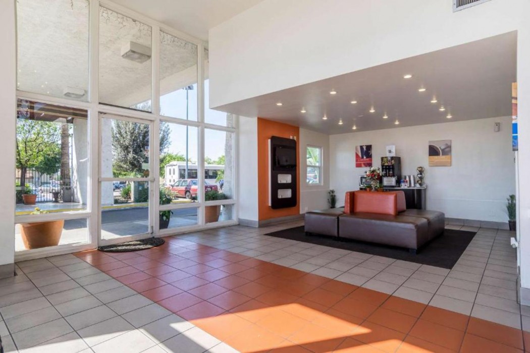 Lobby at Motel6 Redlands, CA, REDLANDS - CA