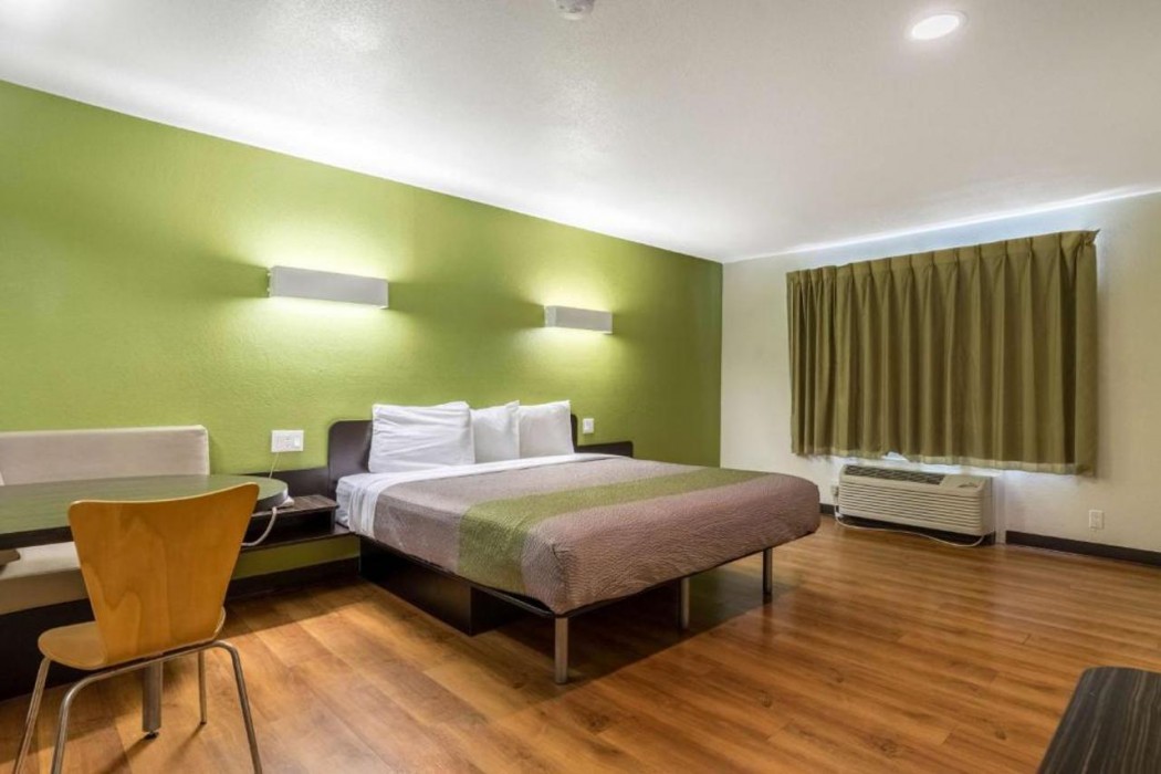 Motel6 Redlands, CA 18/43