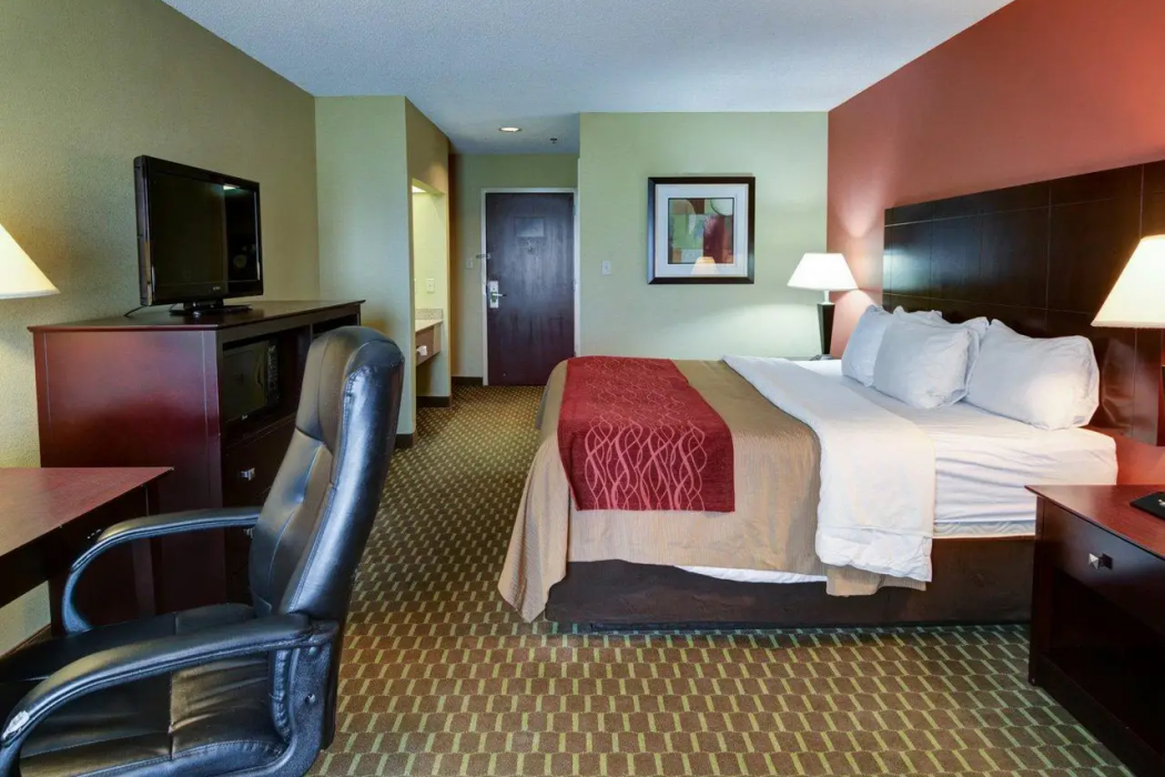 Quality Inn & Suites Pine Bluff, AR 6/23