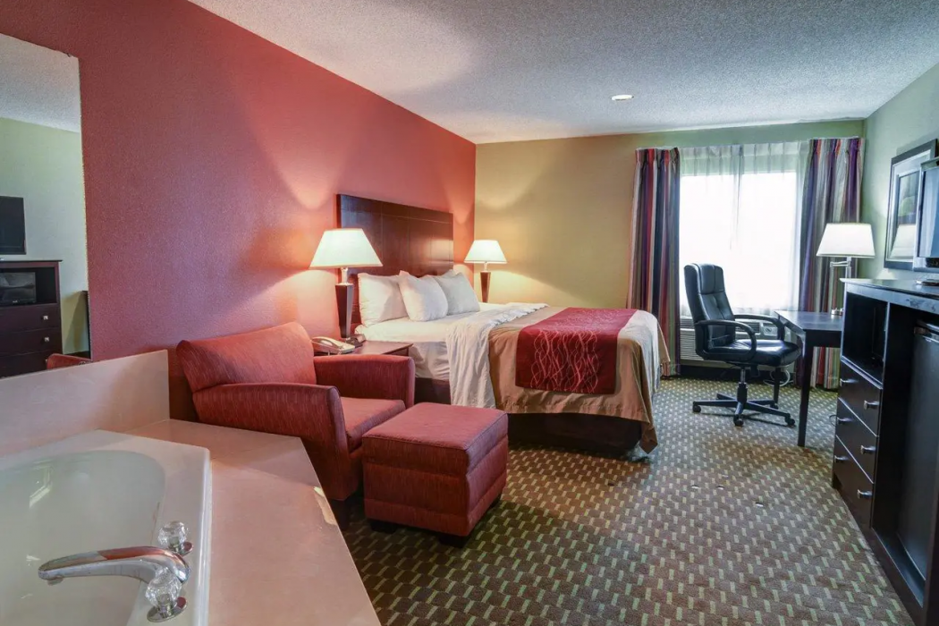 Quality Inn & Suites Pine Bluff, AR 4/23