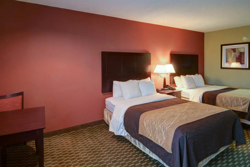 Quality Inn & Suites Pine Bluff, AR 3/23