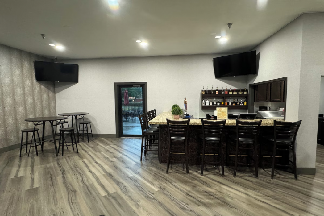 Brentwood Suites Nashville, an Ascend Collection Hotel 16/30