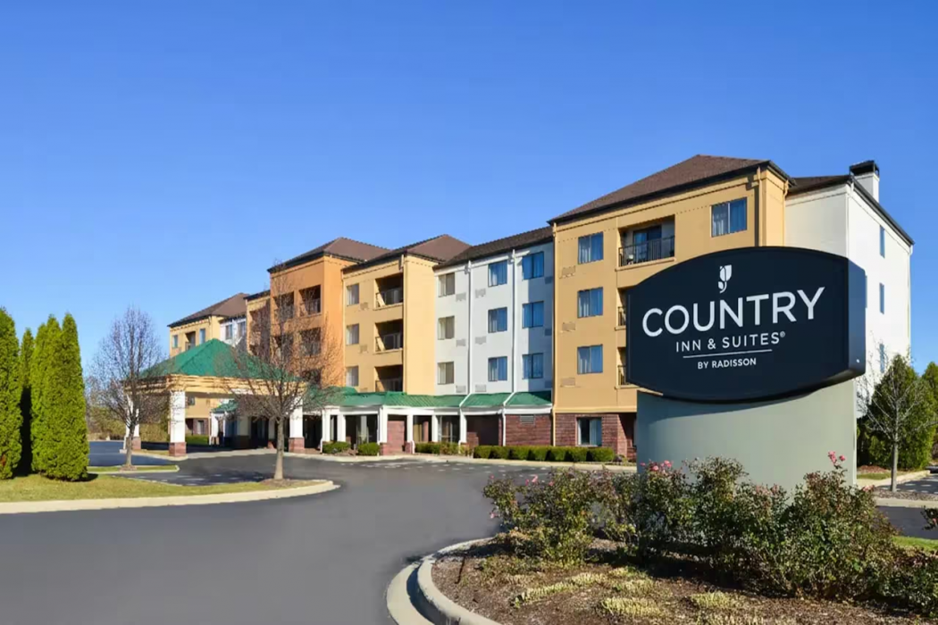 Country Inn & Suites by Radisson, Brown Deer - Milwaukee North 2/65