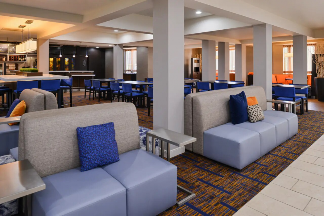 Country Inn & Suites by Radisson, Brown Deer - Milwaukee North 9/65