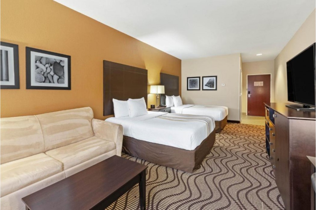 La Quinta Inn & Suites by Wyndham South Bend 10/57