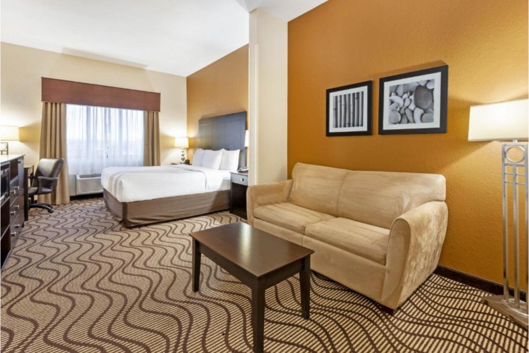 La Quinta Inn & Suites by Wyndham South Bend 19/57