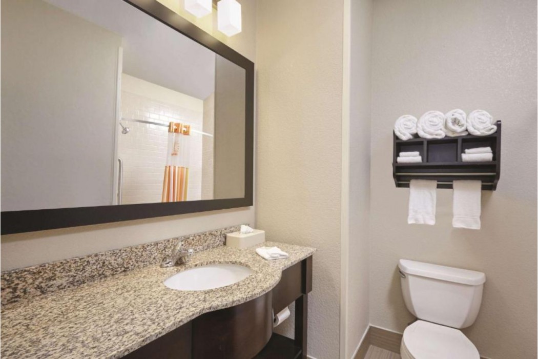 La Quinta Inn & Suites by Wyndham South Bend 24/57