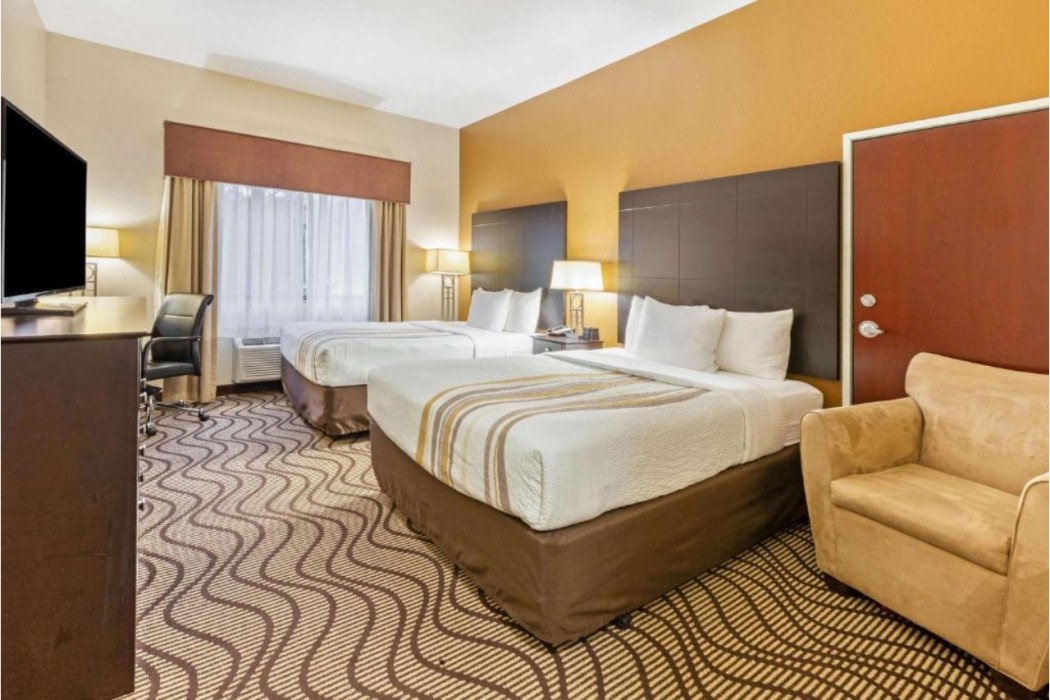 La Quinta Inn & Suites by Wyndham South Bend 11/57