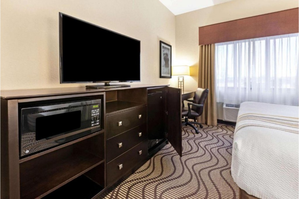 La Quinta Inn & Suites by Wyndham South Bend 21/57