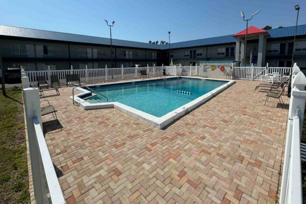 Motel6 Englewood, FL 50/64