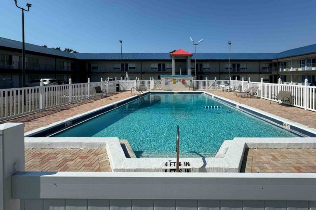Motel6 Englewood, FL 49/64