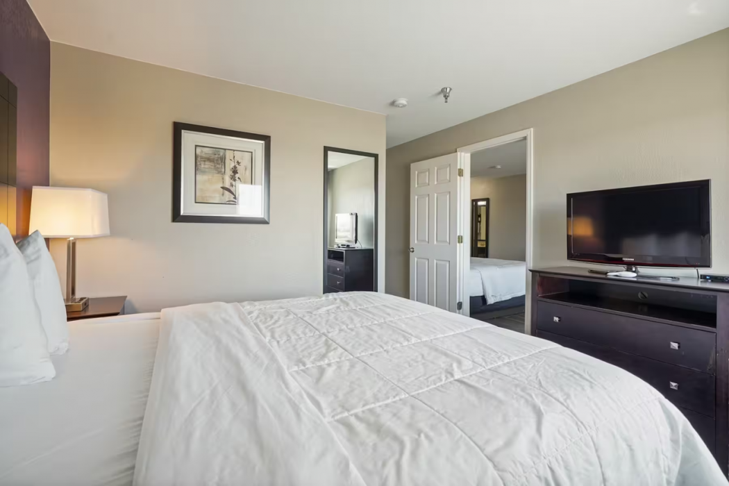 Baymont by Wyndham Henderson-Northeast Denver 8/58