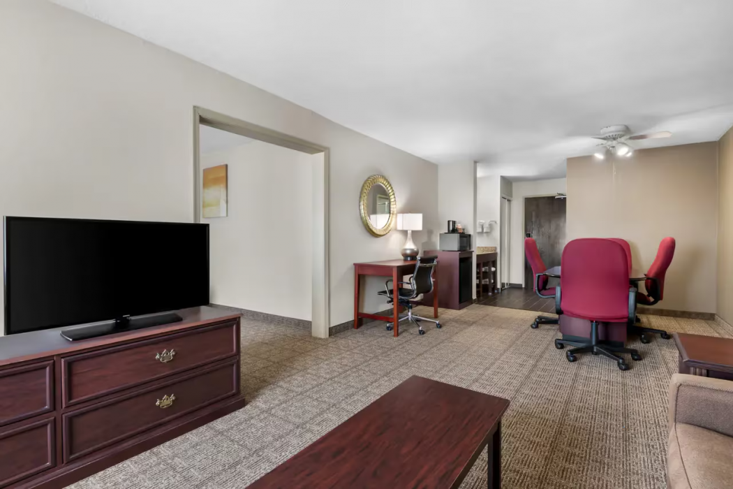 Comfort Inn and Suites North East, MD 14/28
