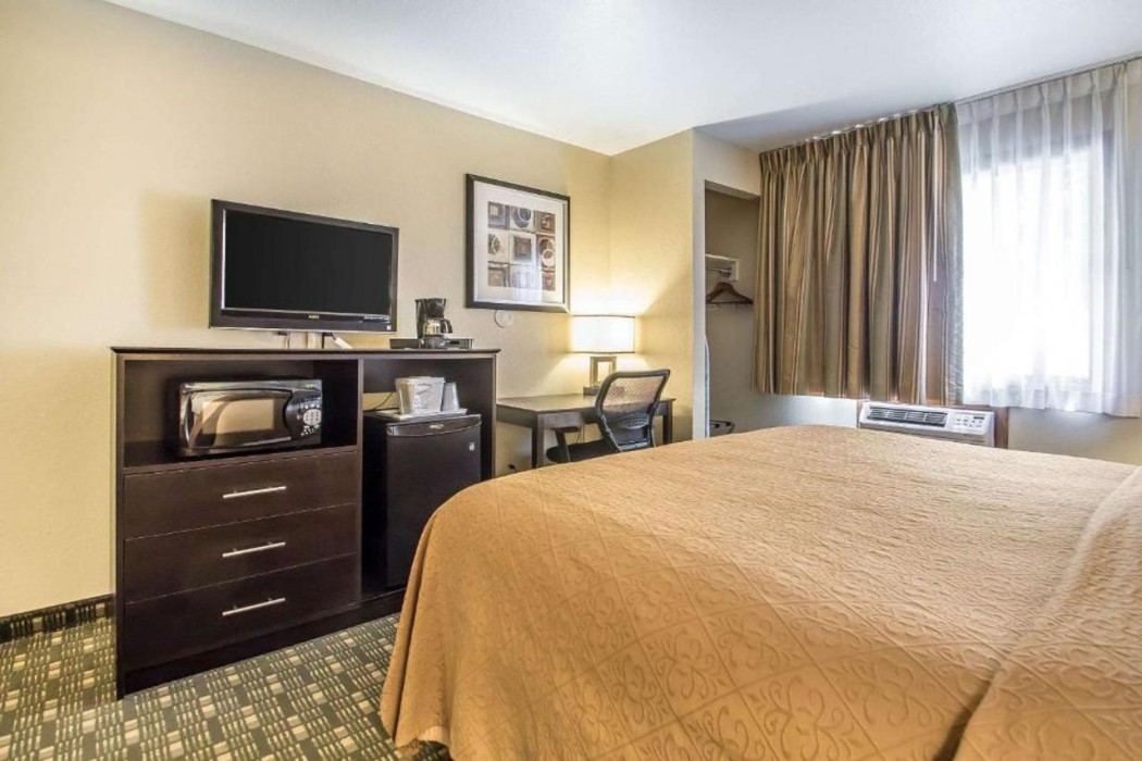Quality Inn & Suites Decorah 12/23