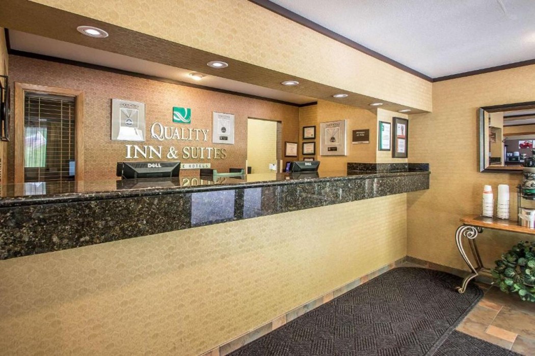 Quality Inn & Suites Decorah 6/23
