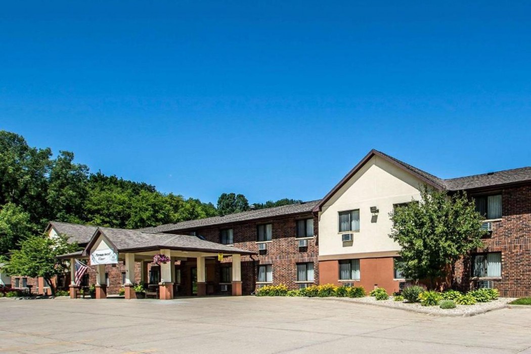 Quality Inn & Suites Decorah 3/23
