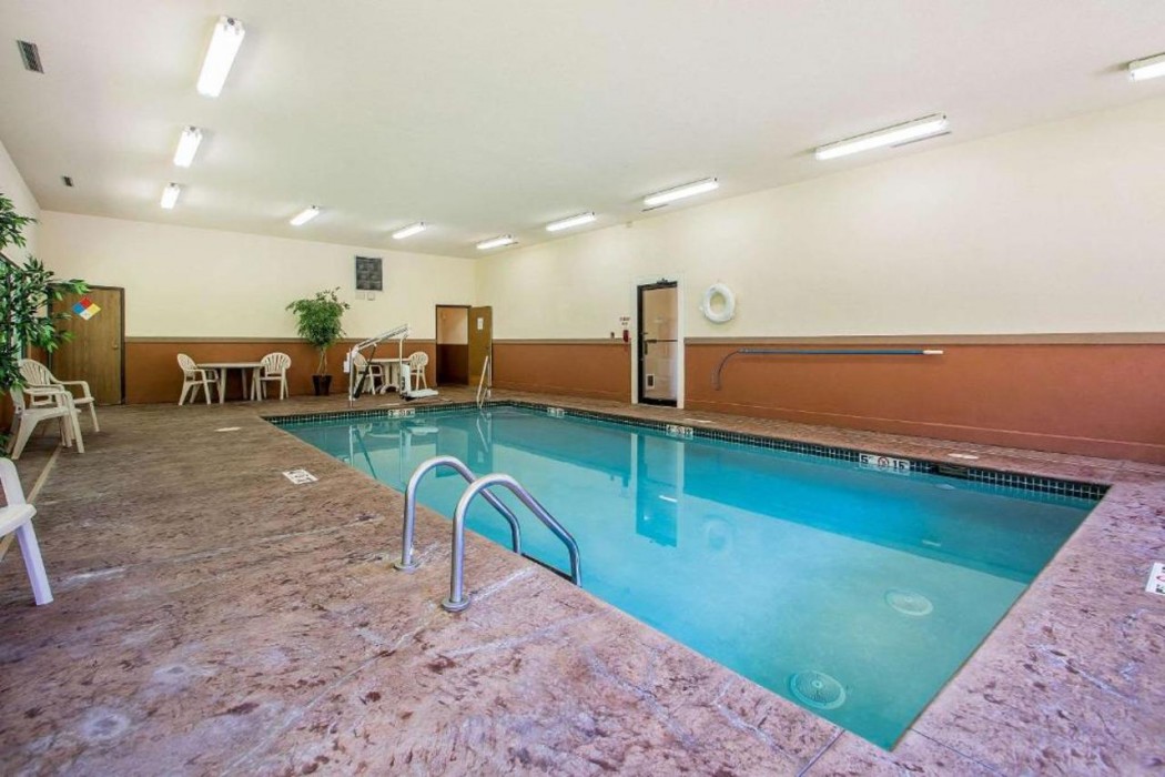 Quality Inn & Suites Decorah 17/23